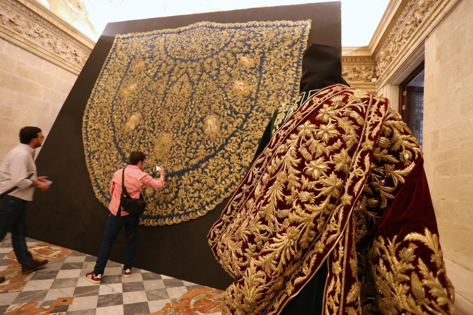 La exposición 'Pasión según Sevilla', en imágenes