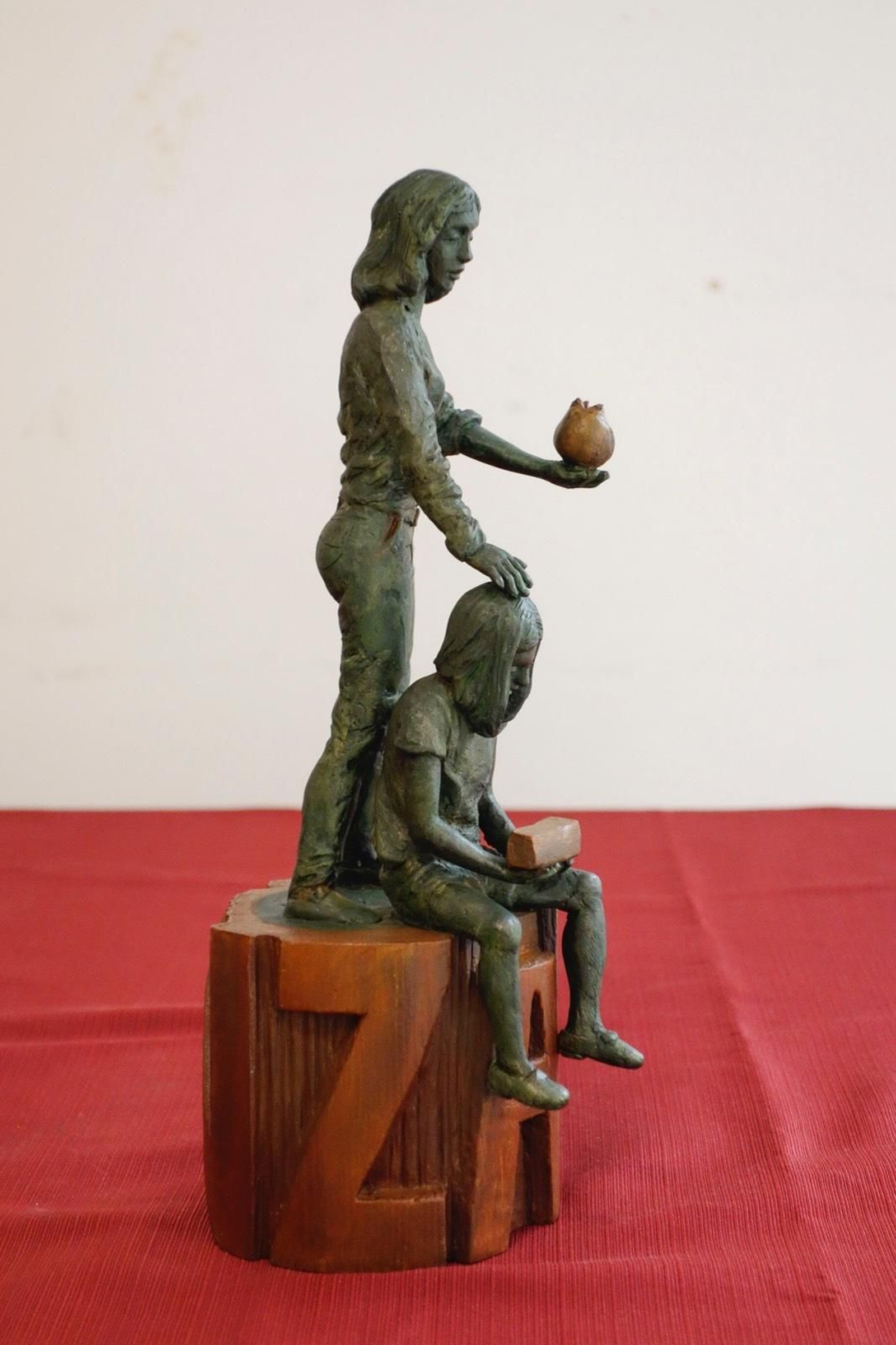 Sobre la A, escultura ganadora sobre el papel de la mujer en el barrio granadino del Zaidín Sobre la A, escultura ganadora sobre el papel de la mujer en el barrio granadino del Zaidín