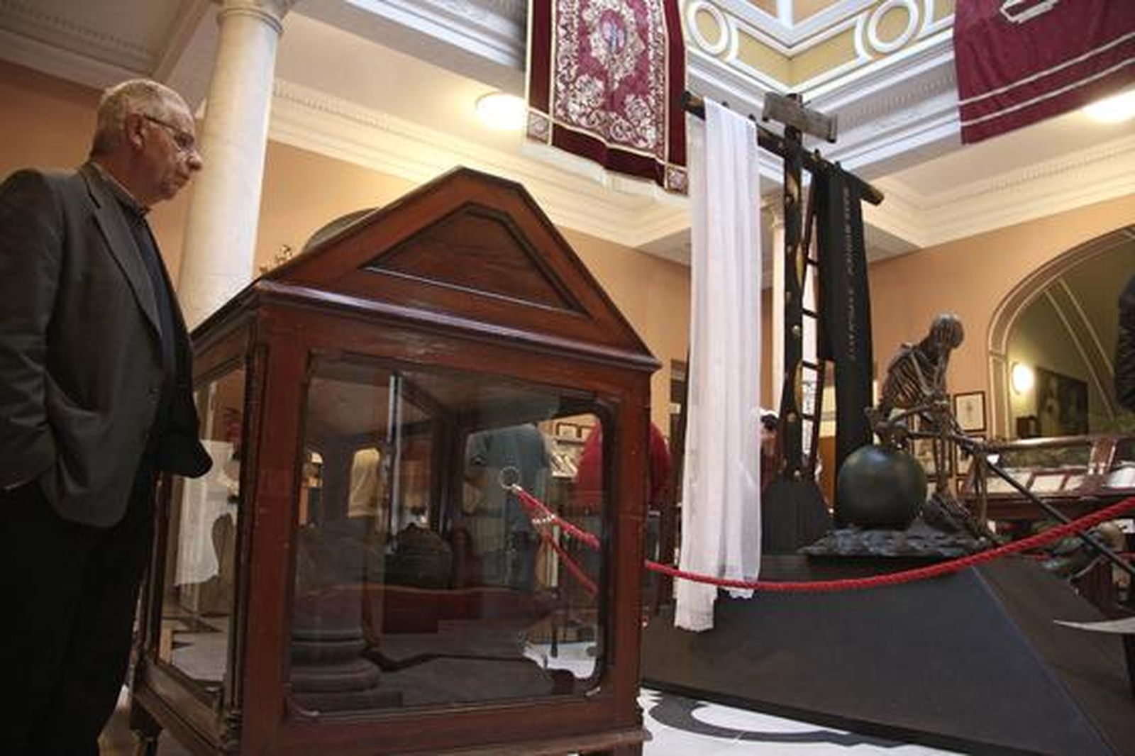 'Mors Mortem Superavit', los orígenes del Santo Entierro