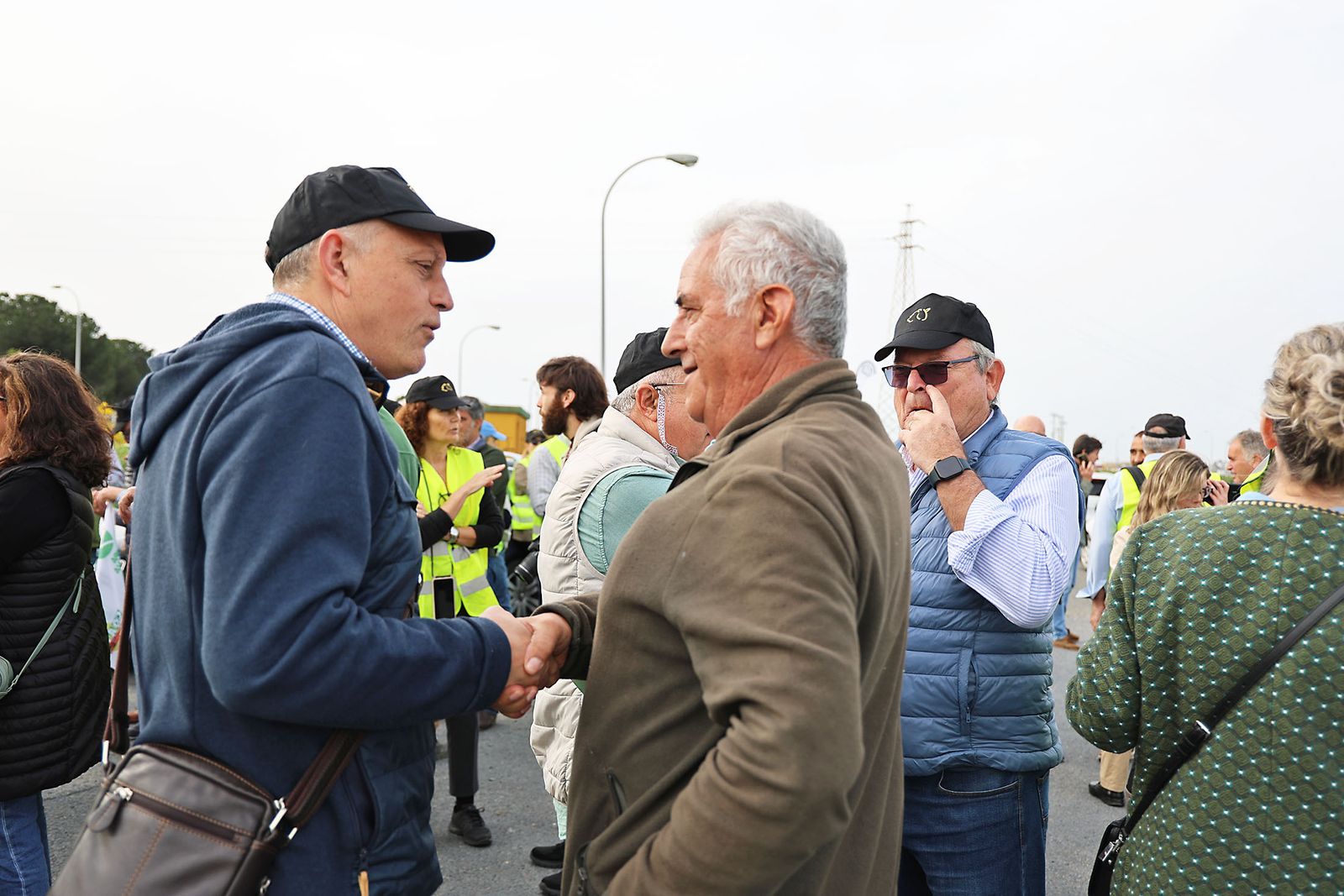 Imágenes de la multitudinaria tractorada de los agricultores en Huelva