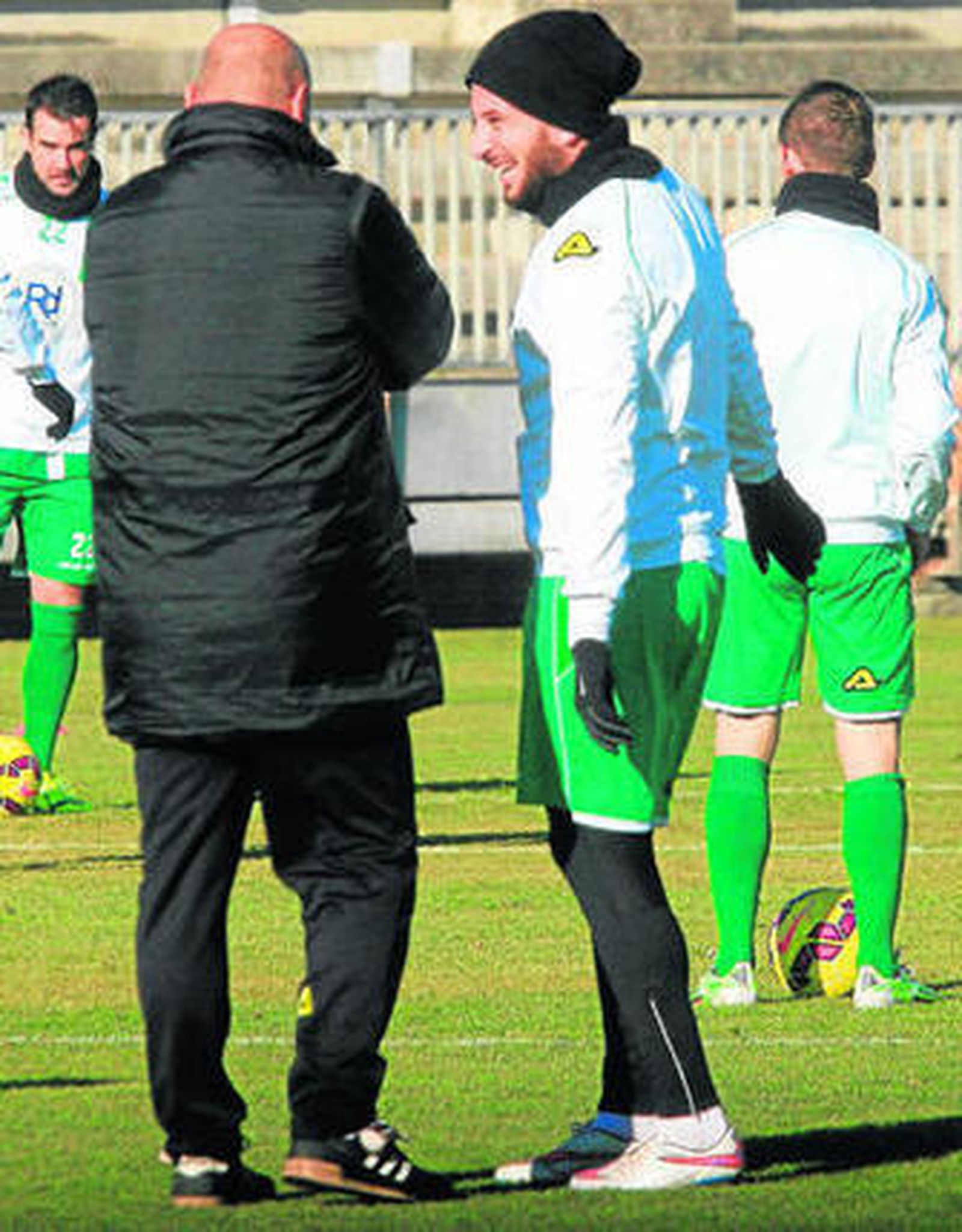 Nabil Ghilas, junto a Fernando Gaspar, durante un entrenamiento.