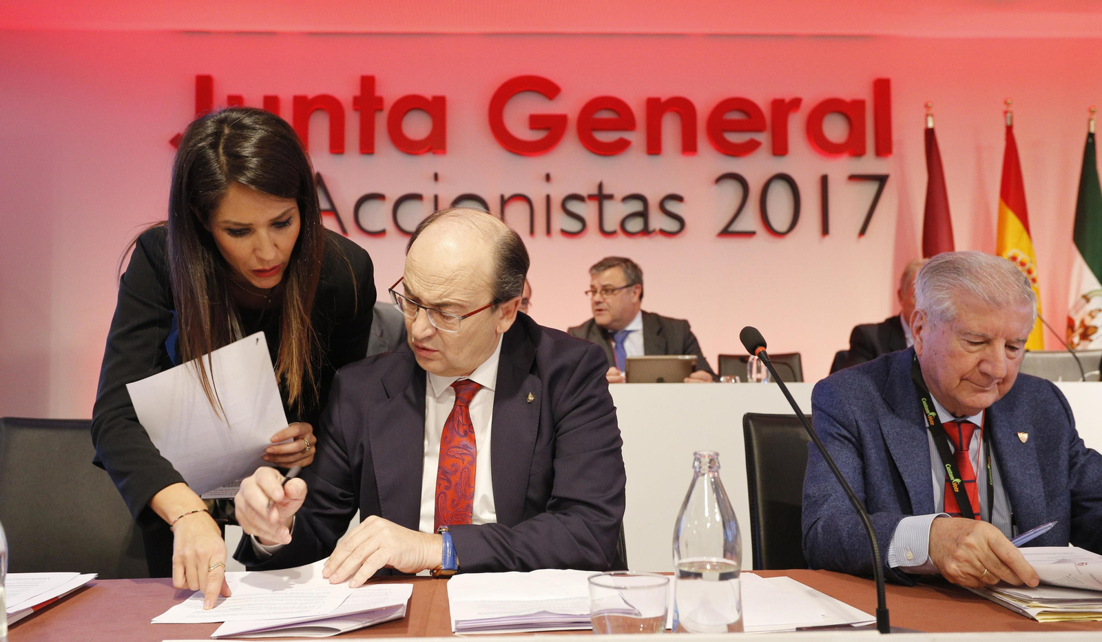 La Junta General del Accionistas del Sevilla FC, en imágenes