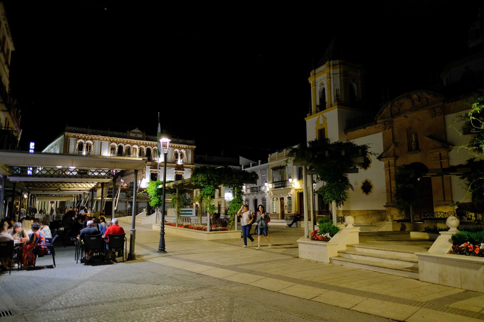 Ronda nocturna, en imágenes