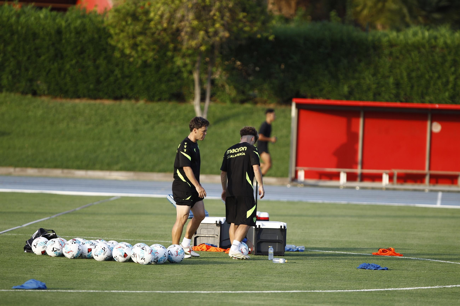 Primer entrenamiento de la Temporada 2025-2026 de la U.D. Almería, en imágenes