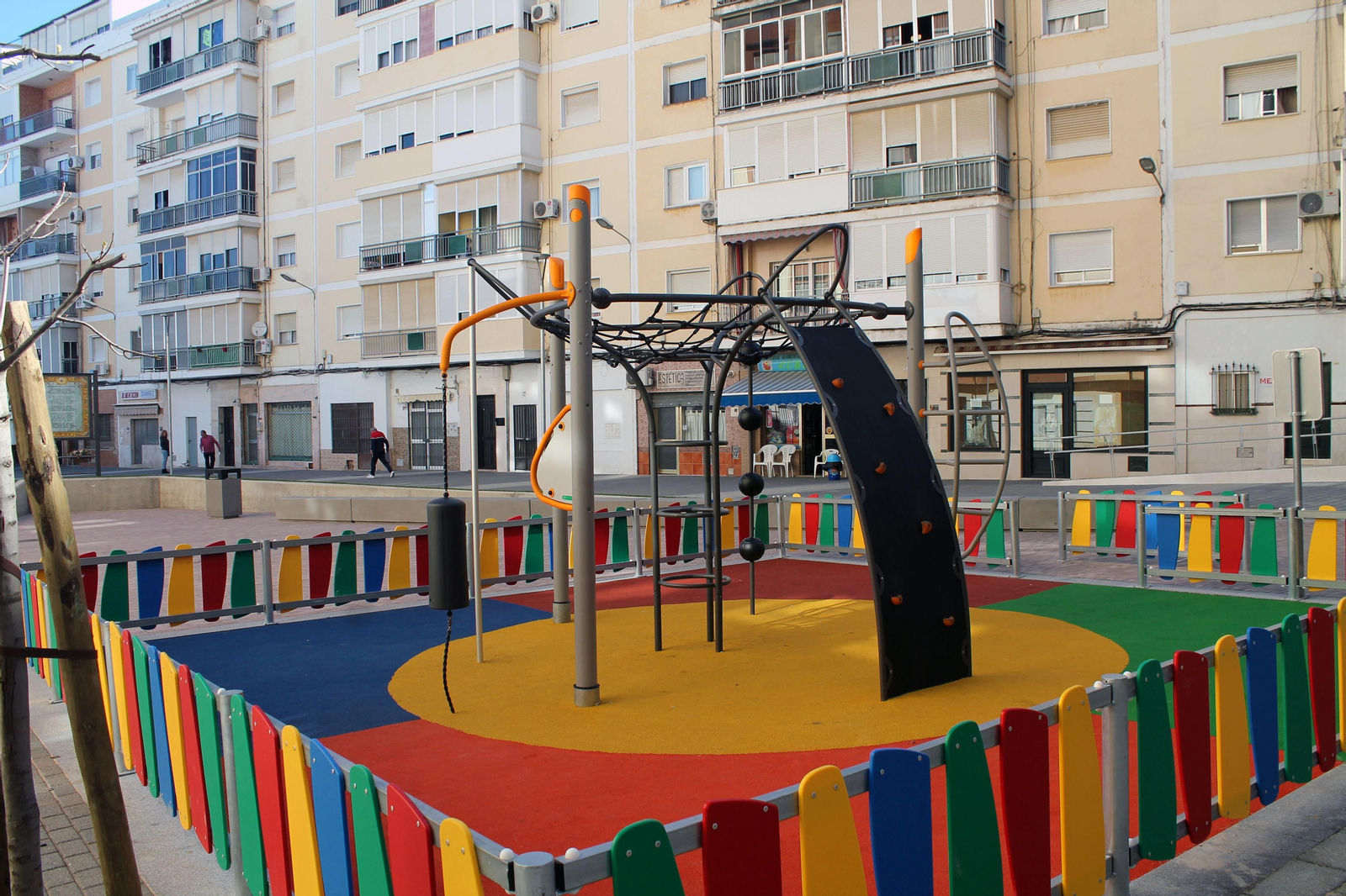 Barrio a Barrio: Imágenes de la Barriada de Los Dolores