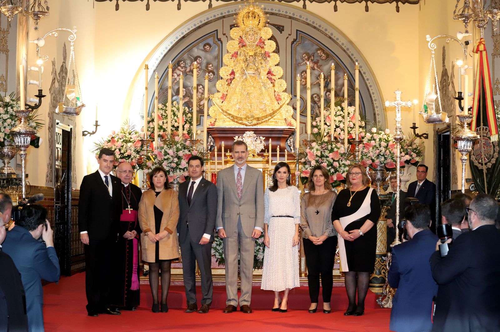 Imágenes de Don Felipe y Doña Letizia en su visita a la Virgen del Rocío