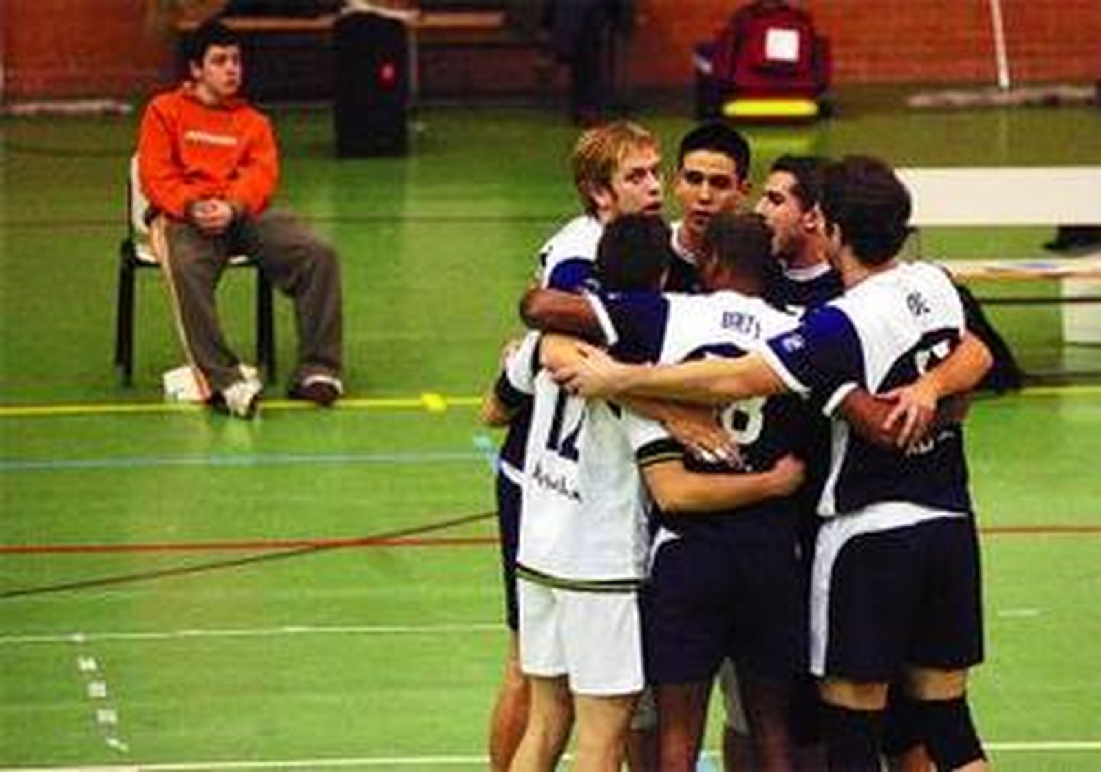 Los jugadores del Probisa, en el choque ante el Unicaja.