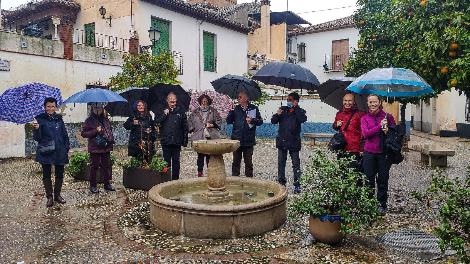 El Albaicín de Benítez Carrasco revive bajo la lluvia