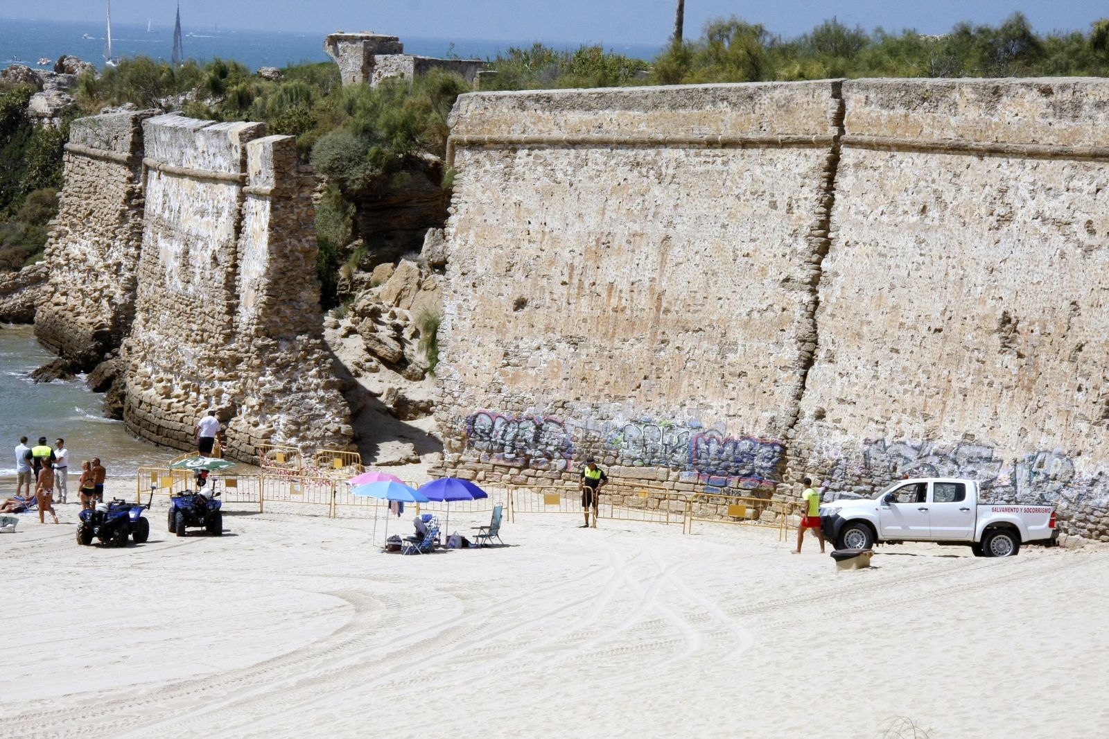 La Muralla y el Fuerte de Santa Catalina aguardan su consolidación y su restauración.