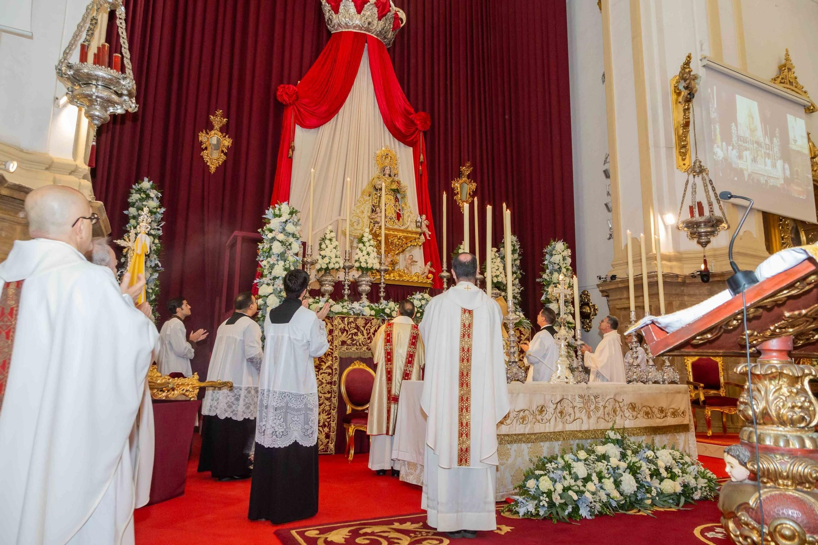 Un momento de la coronación canónica de la Virgen del Carmen de Marbella.