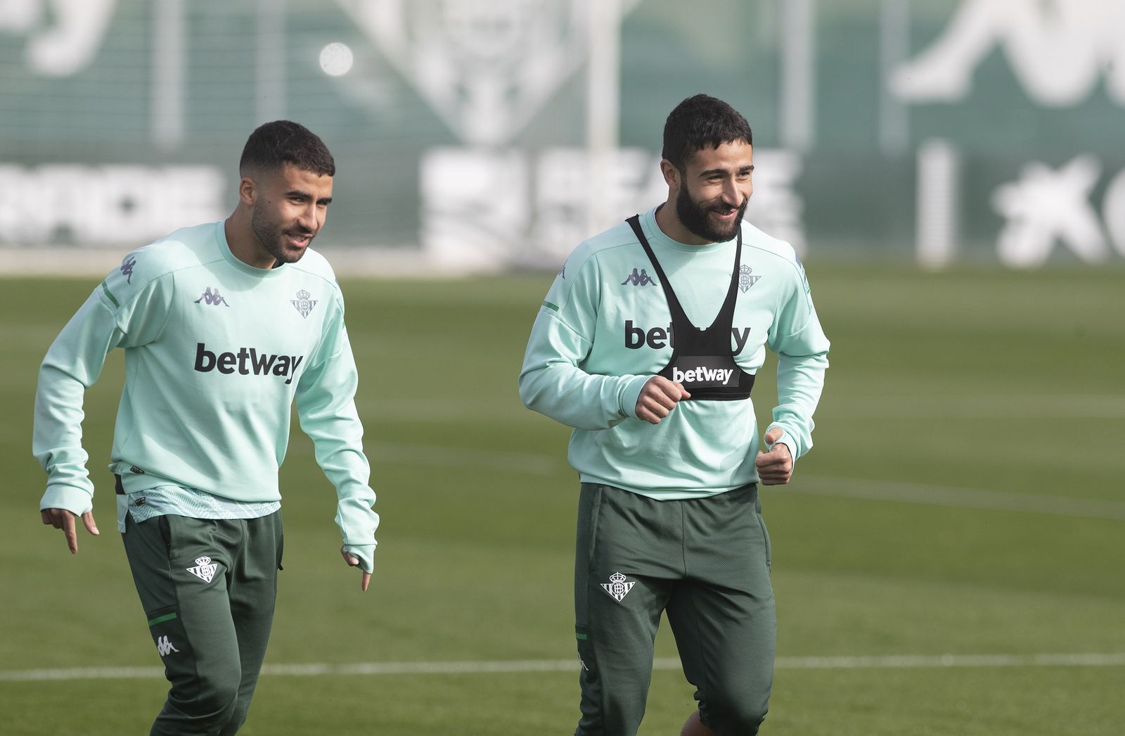 Fekir y su hermano Yassin, ayer en la ciudad deportiva.