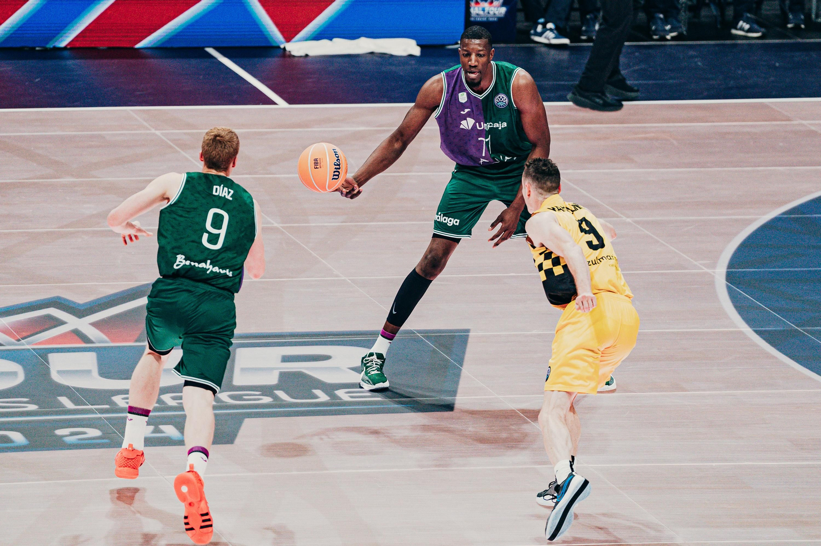 Las fotos de la final de la BCL entre Lenovo Tenerife y Unicaja Baloncesto