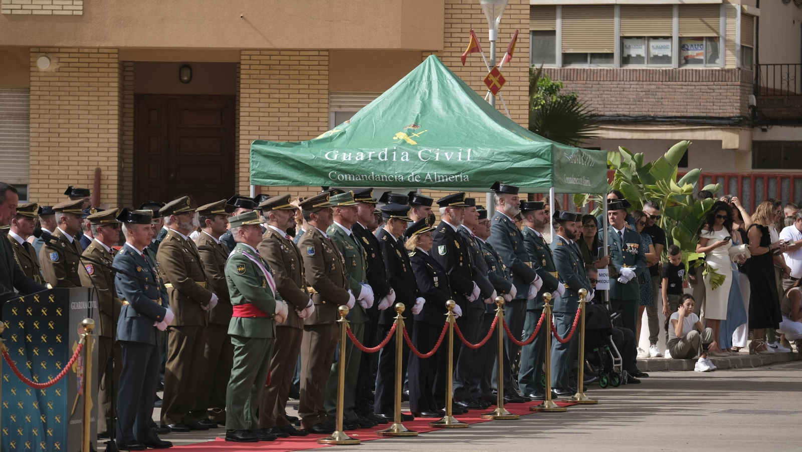 Las imágenes de la celebración del Día del Pilar en la Comandancia de la Guardia Civil de Almería
