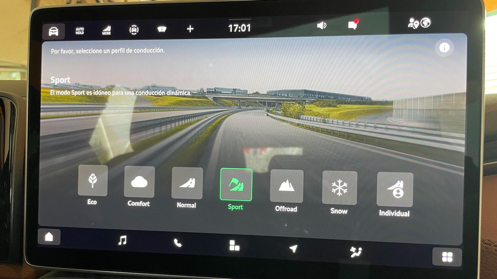 Los 4x4 añaden a los modos de conducción un modo específico que ajusta, esencialmente, transmisión y amortiguación.