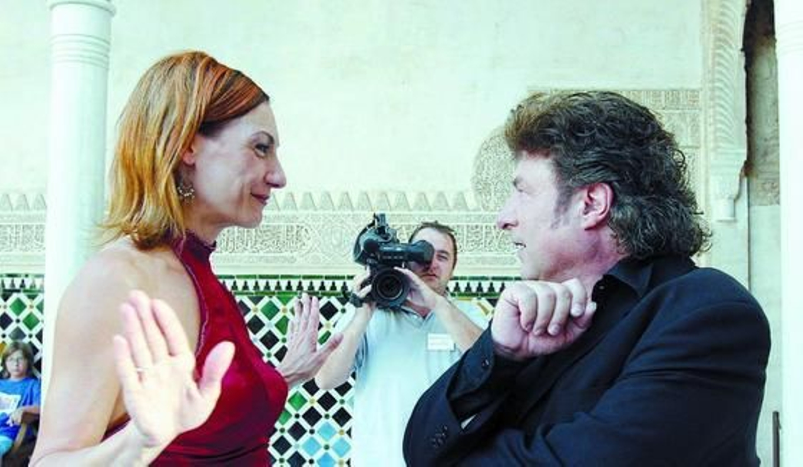 Con Ute Lemper durante el rodaje de 'Morente sueña la Alhambra', en 2004. / María de la Cruz