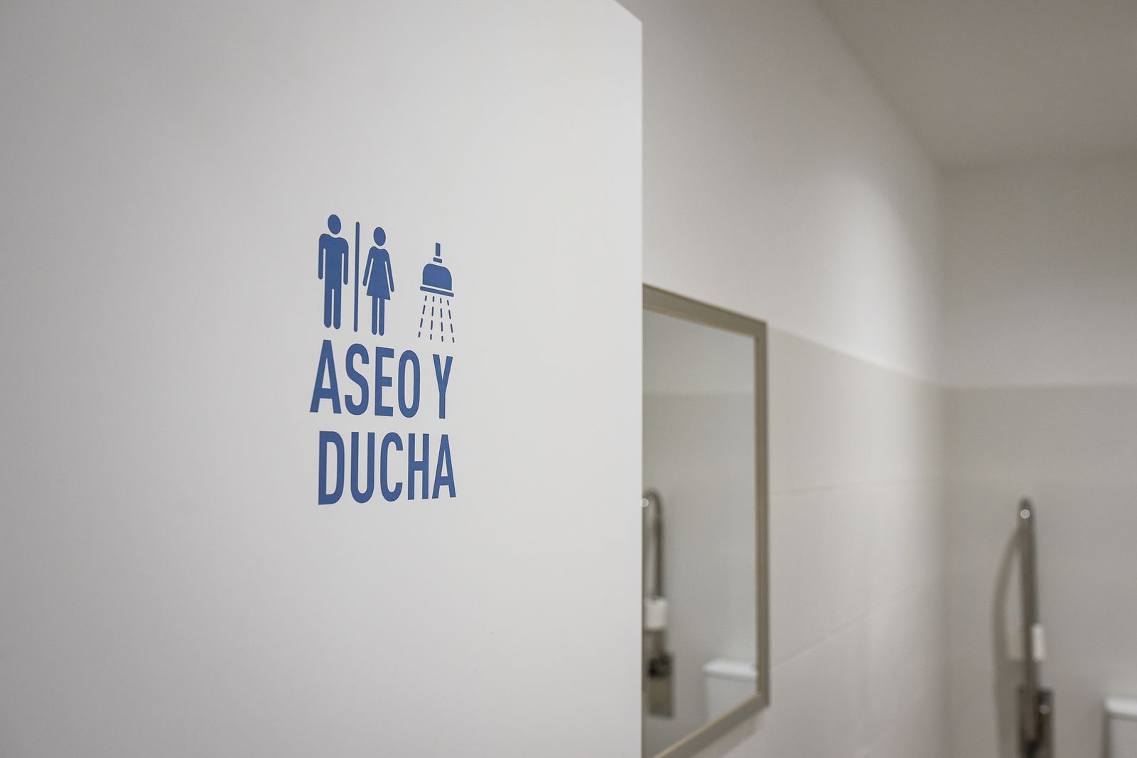 Imágenes de la inauguración del Centro de Día para personas sin hogar de Andalucía Inserta