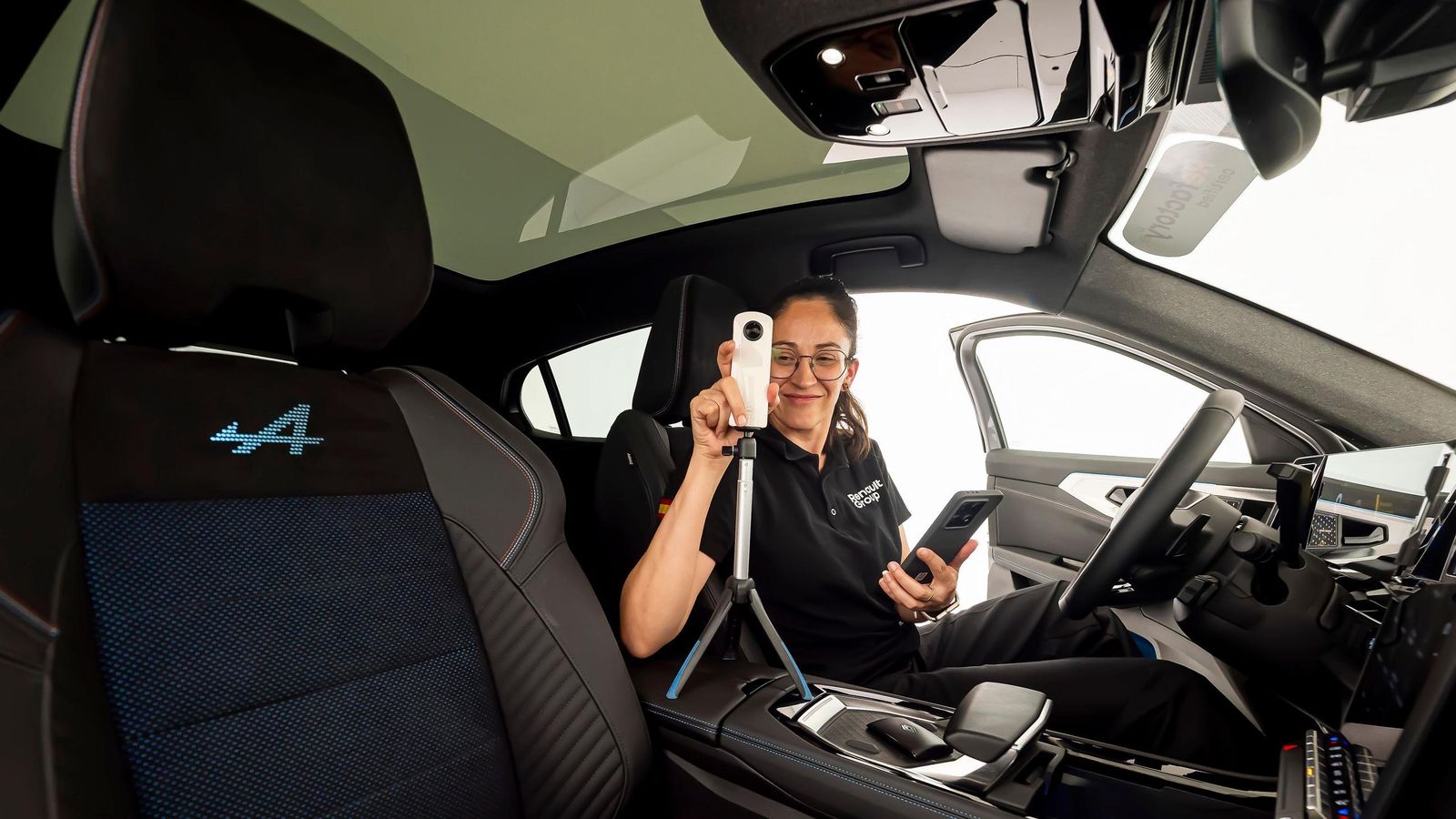 El trabajo sobre los coches incluye un total de 150 puntos que afectan tanto a su aspecto, como mecánicas. El trabajo sobre los coches incluye un total de 150 puntos que afectan tanto a su aspecto, como mecánicas.
