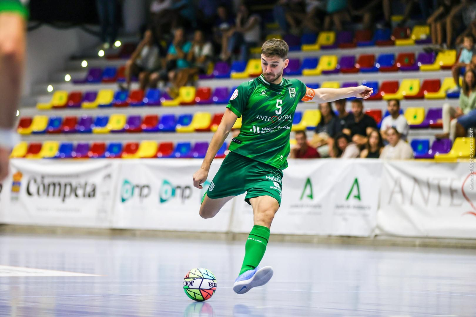 El UMA Antequera consigue una victoria de prestigio ante el Jaén (3-2)