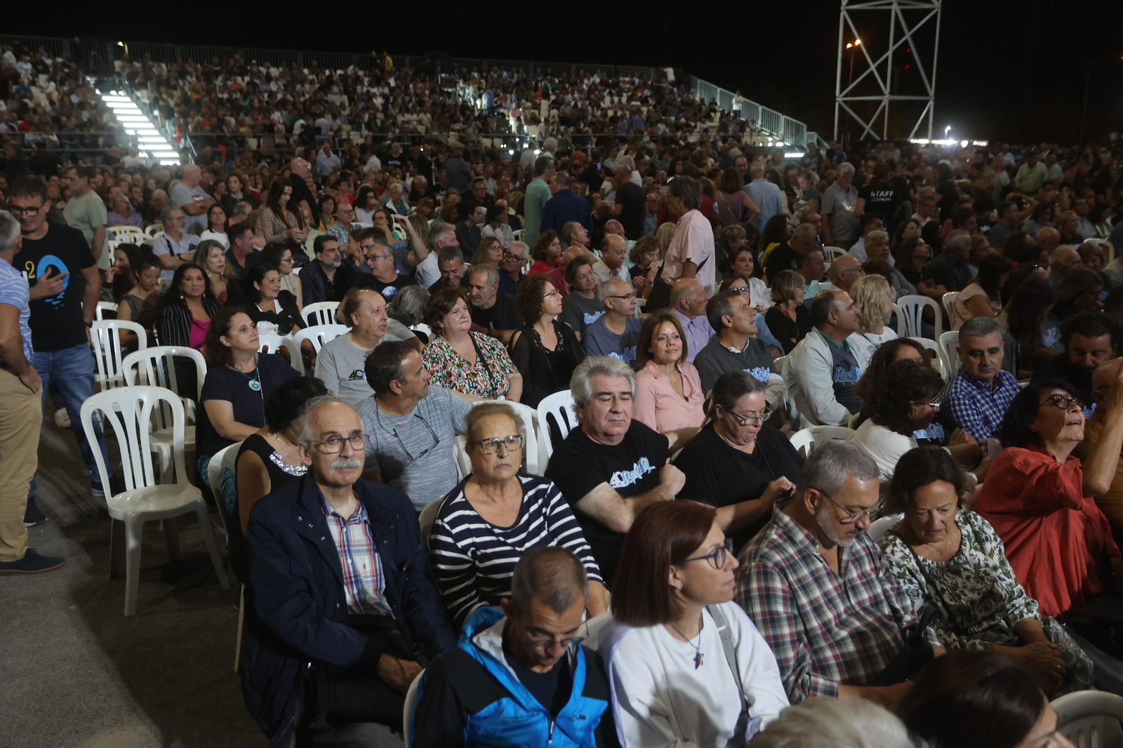 Búscate en el concierto de Miguel Ríos