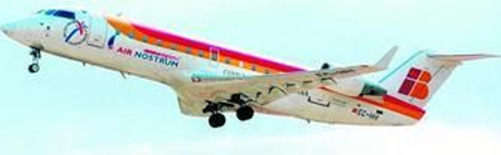 Aeronave de la compañía Air Nostrum en plena operación de vuelo.