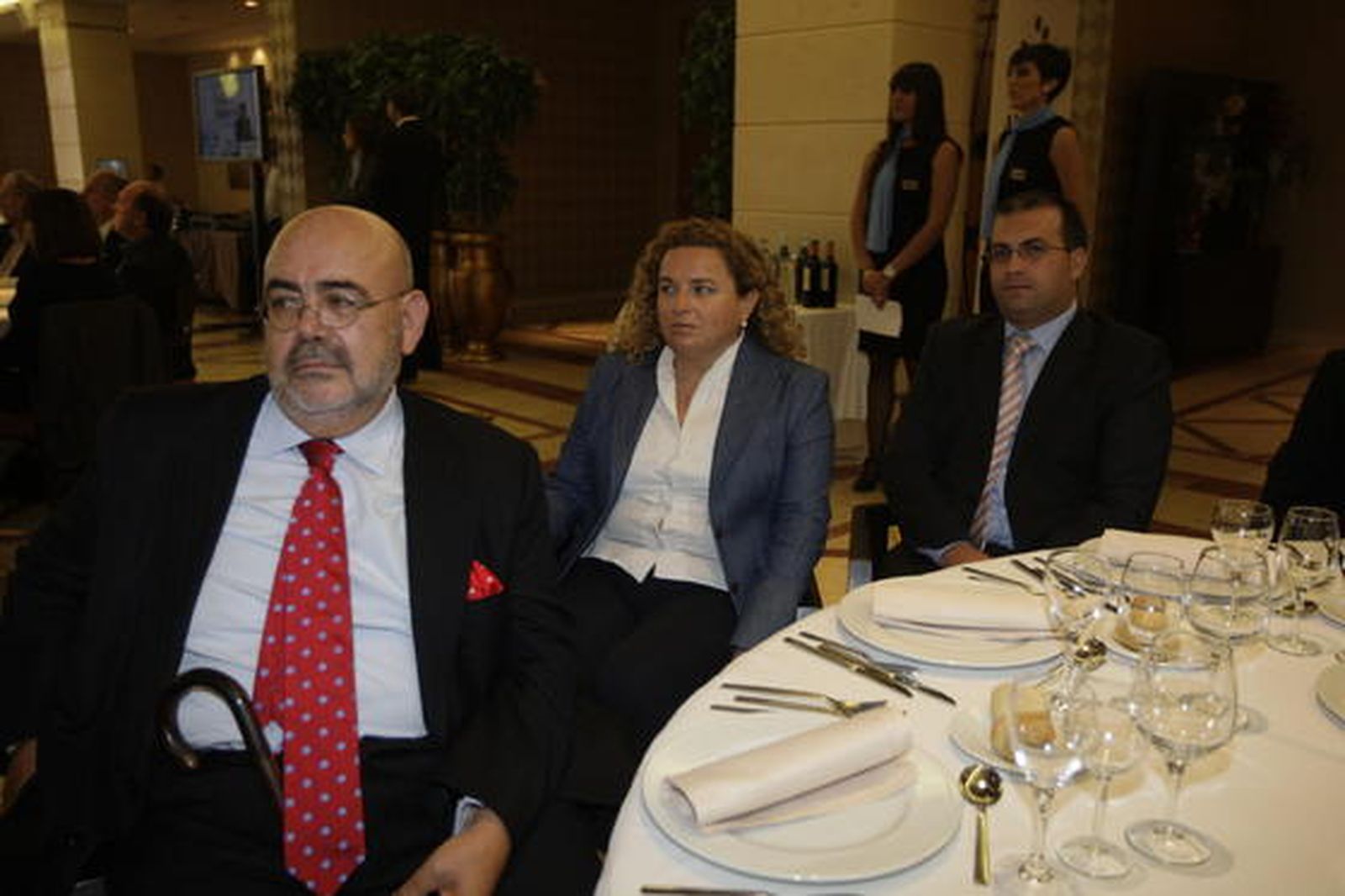 Ignacio Flores, director del CAES; Maribel Martín, Almería Convention; y Paco Guil, portavoz socialista.

Foto: Fran Leonardo