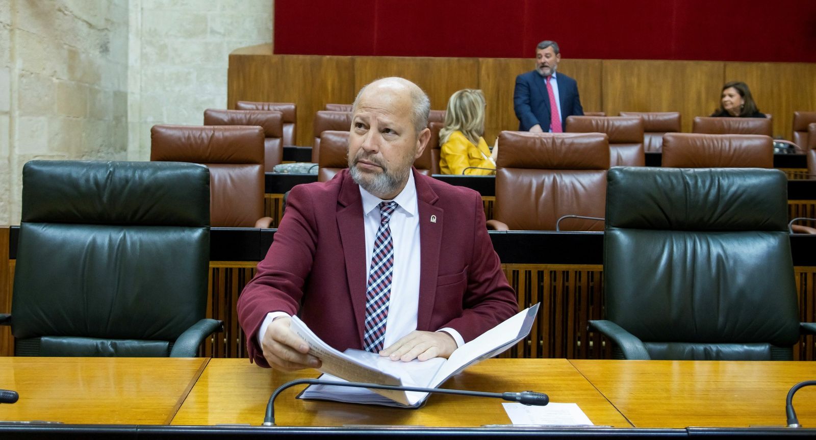 El consejero de Educación, Javier Imbroda, en el Parlamento.