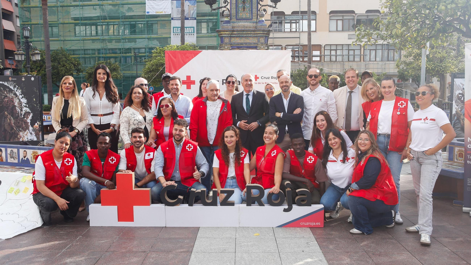 Fotos del Día de la Banderita de la Cruz Roja en la Plaza Alta de Algeciras