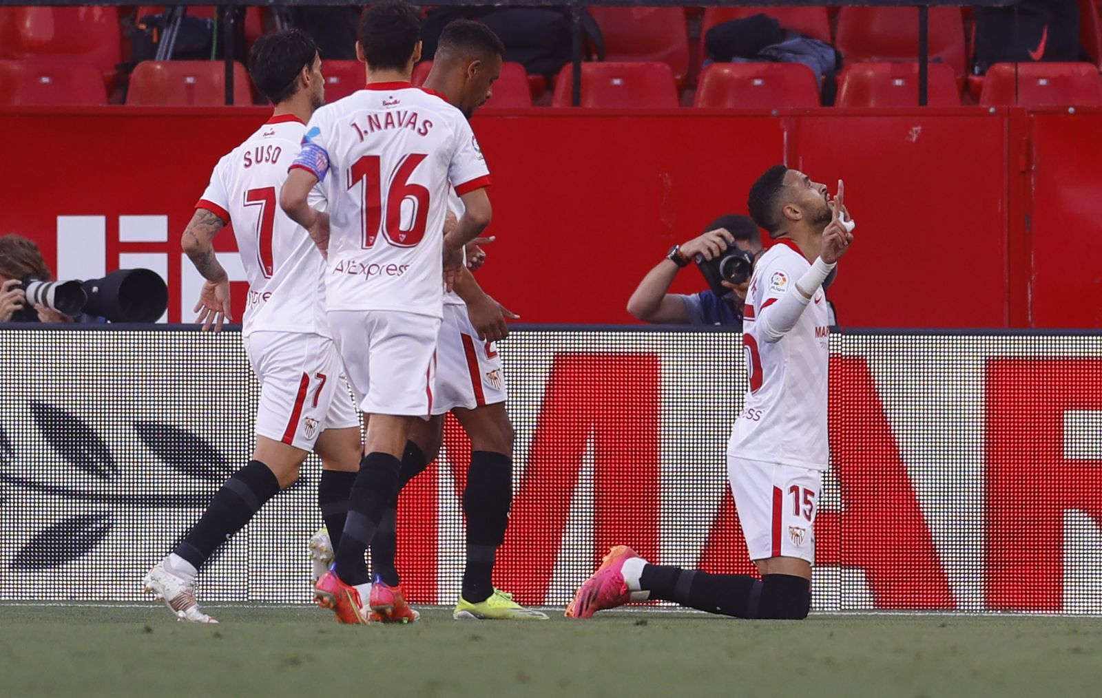En-Nesyri celebra el gol que le dio el triunfo al Sevilla contra el Valencia.