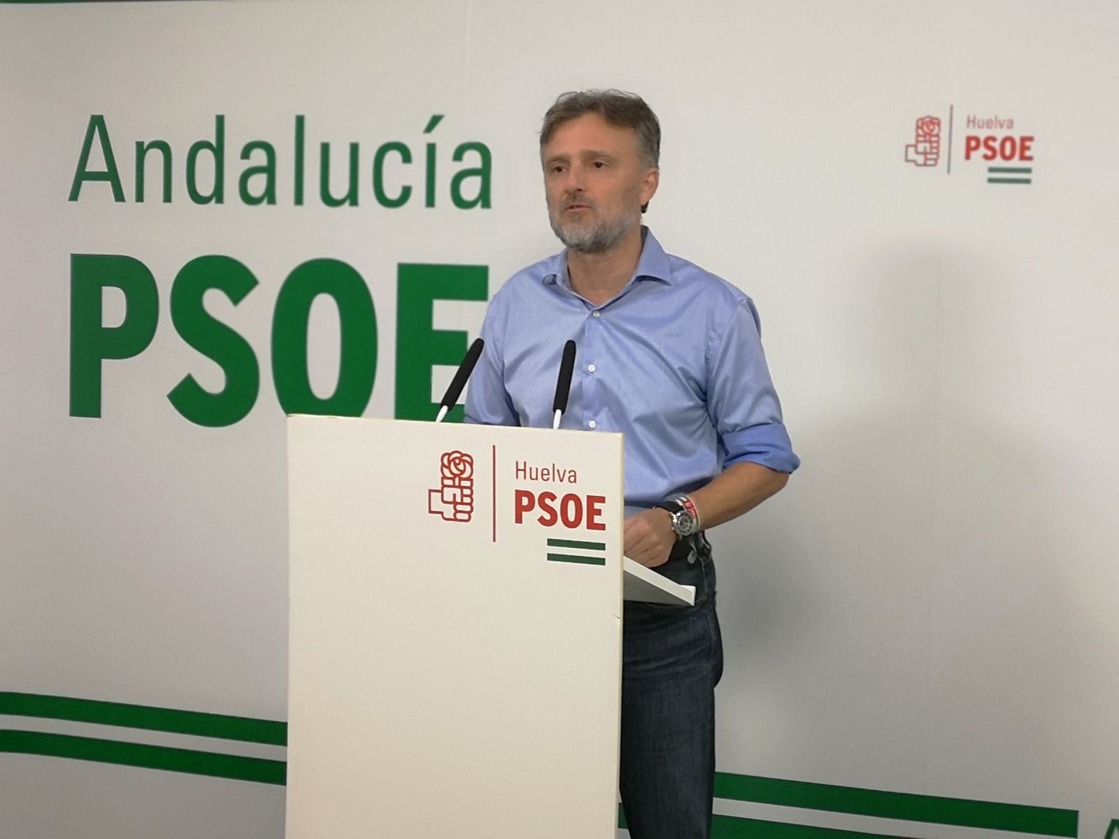 José Fiscal en la sede de los socialistas onubenses, ayer.
