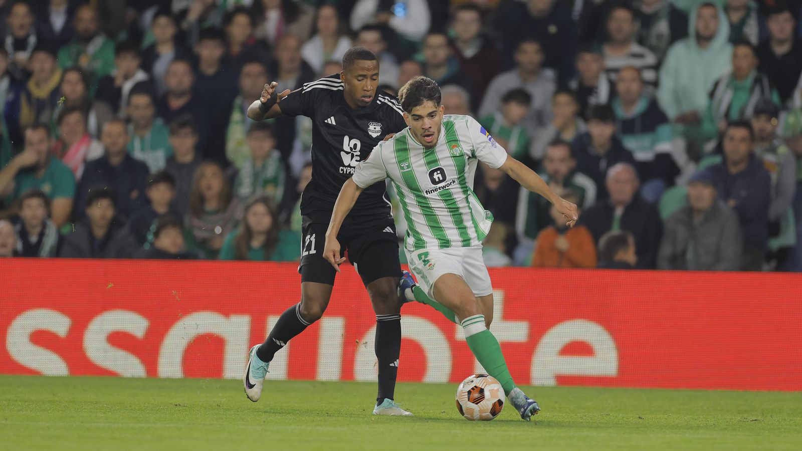 Abde se escapa en velocidad de Mayambela.