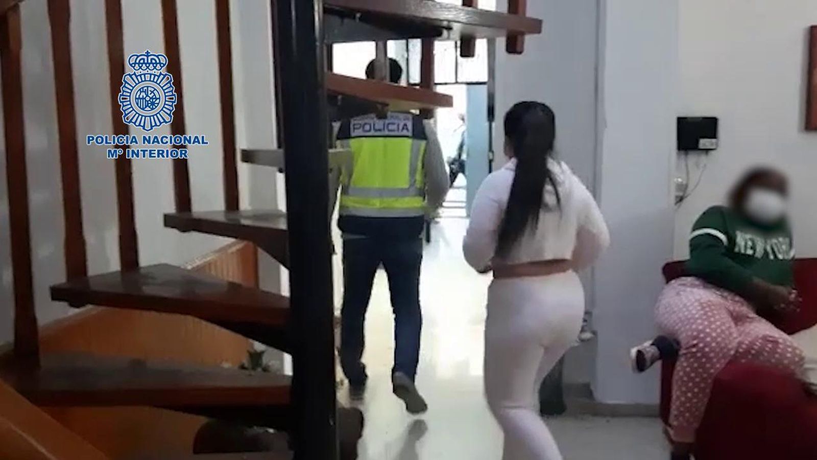 Redada contra pisos burdeles en Sevilla.