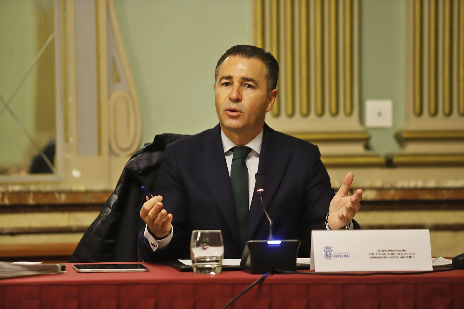 Imágenes del pleno ordinario del mes de diciembre en el Ayuntamiento de Huelva