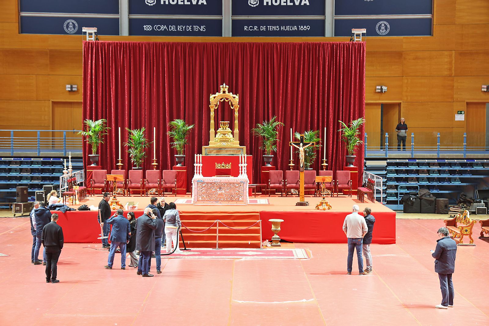 Últimos preparativos para la Misa funeral por las víctimas de Adamuz