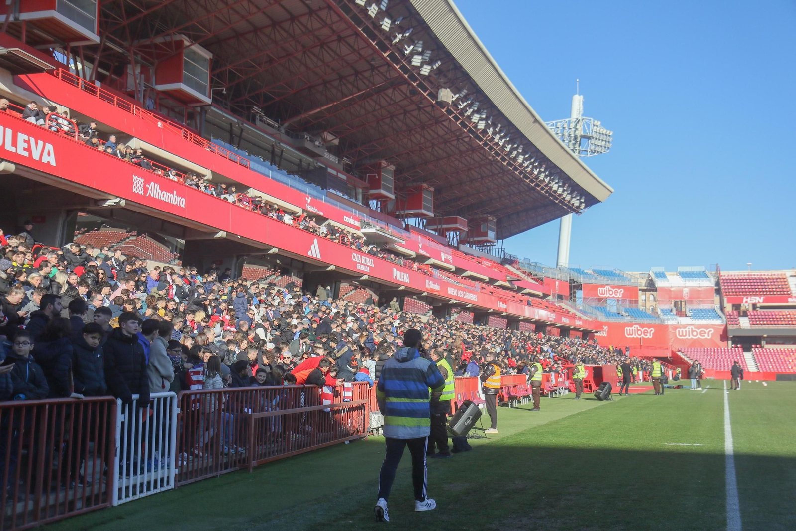 Las mejores imágenes del entrenamiento del Granada CF en Los Cármenes