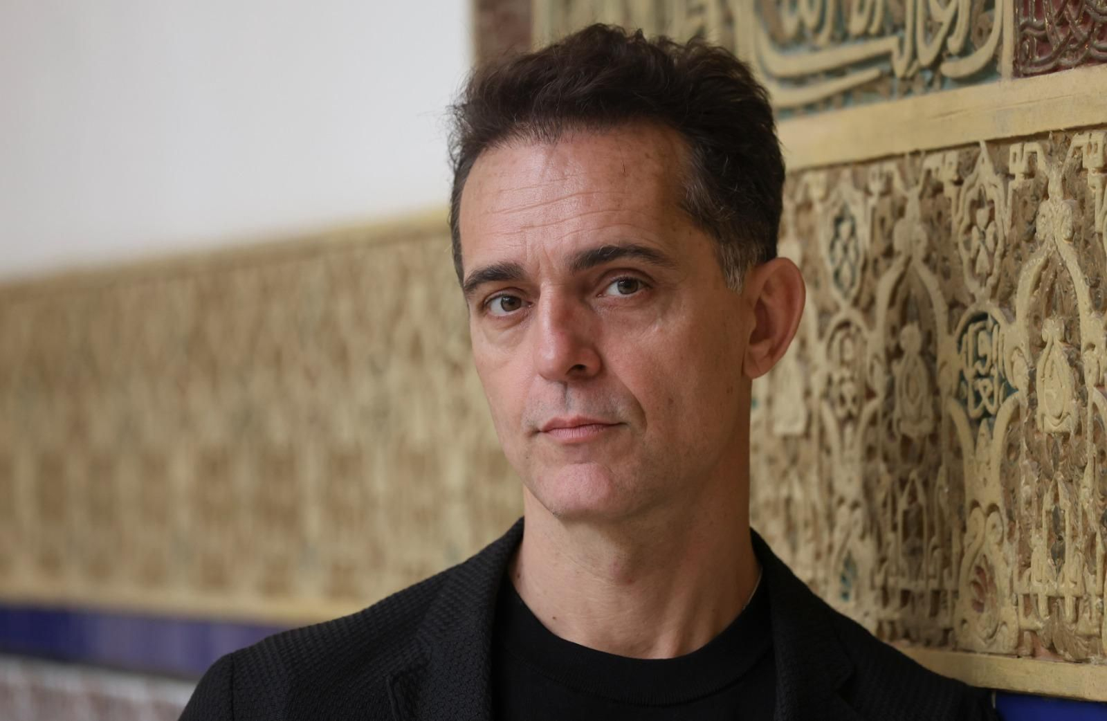 Pedro Alonso posa para la entrevista en el marco de la San Diego Comic-Con de Málaga.