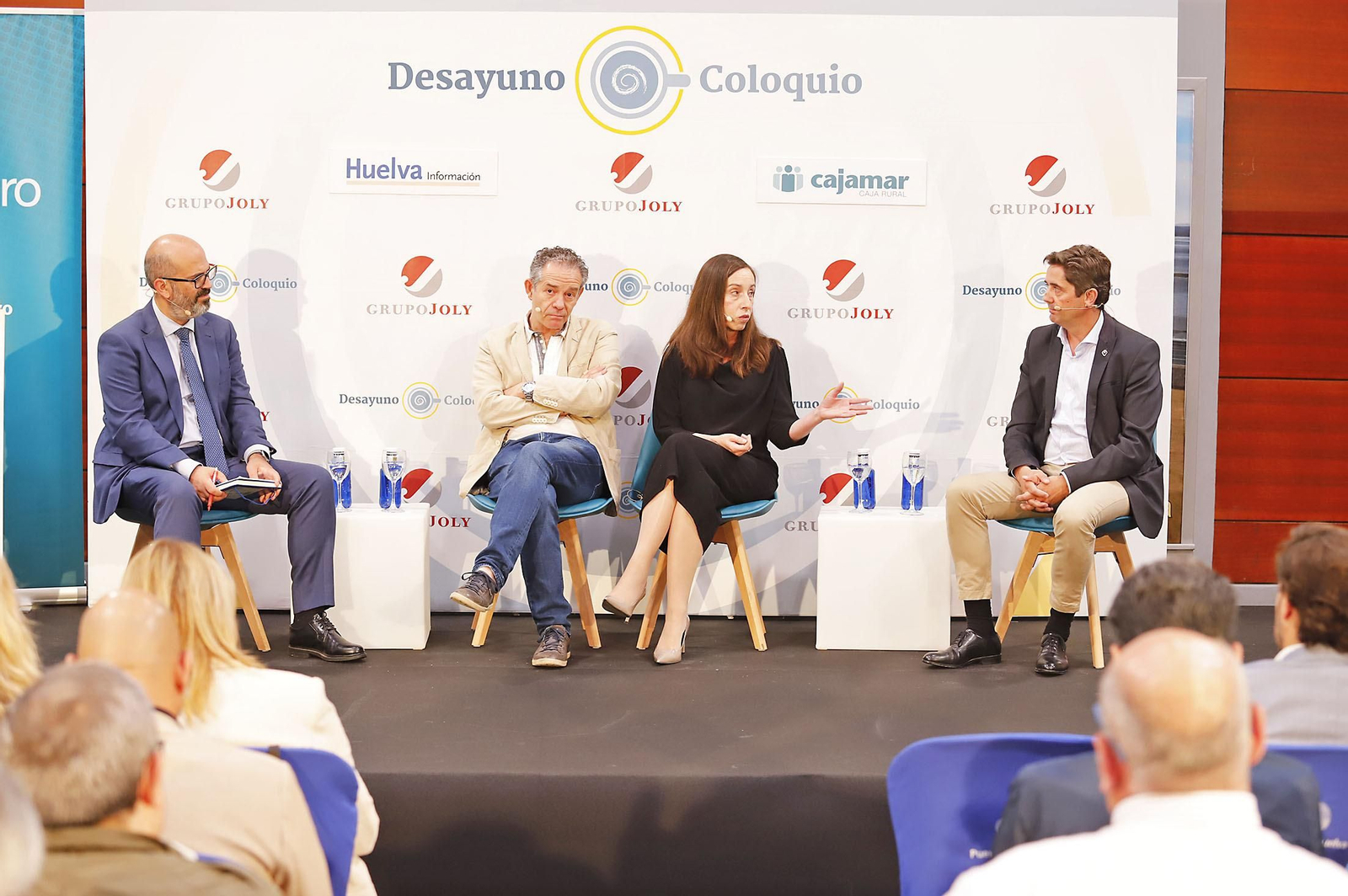 Las imágenes en el Desayuno-Coloquio del Grupo Joly "Competitividad innovación y eficiencia el sector de los frutos rojos ante el reto de la sostenibilidad"