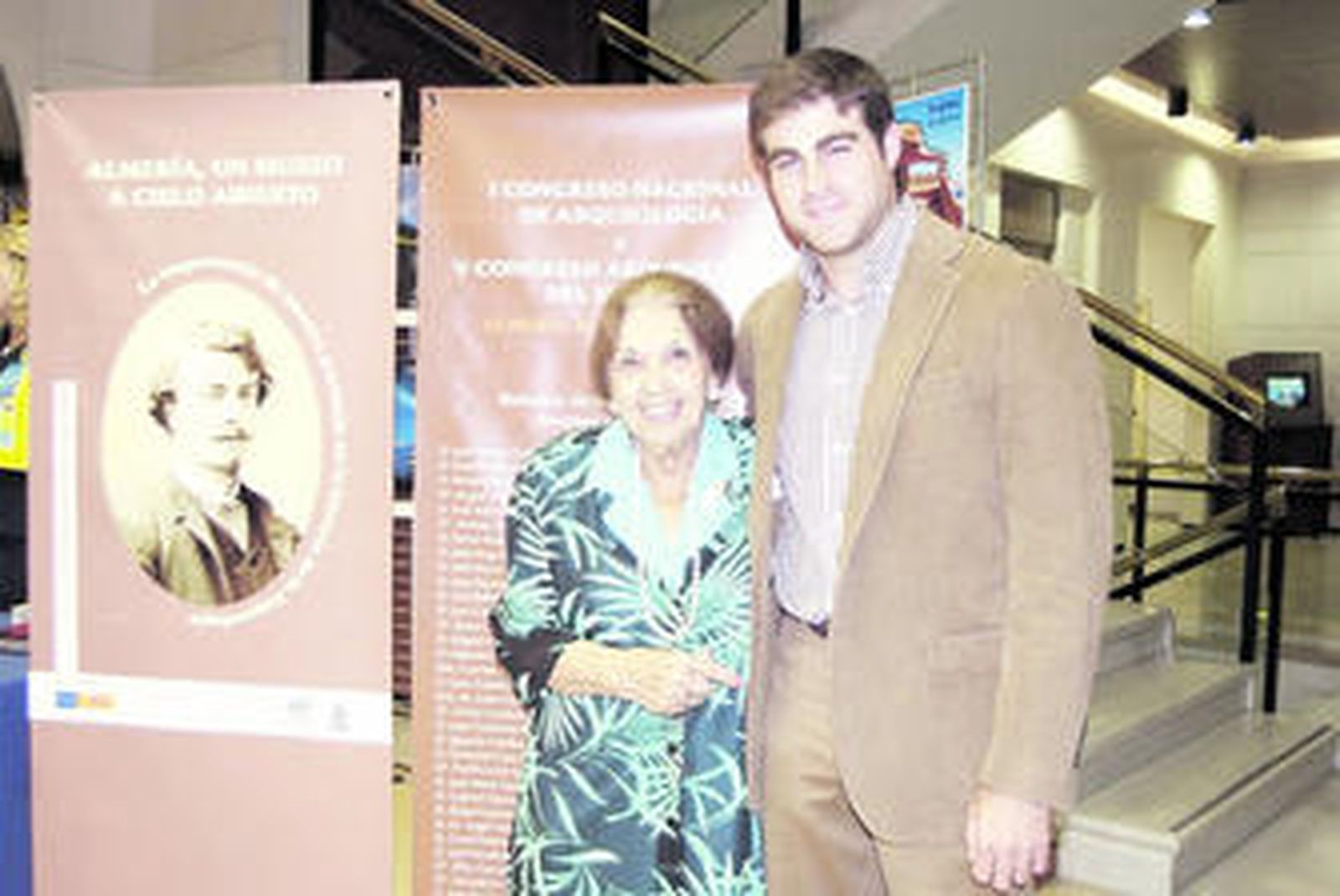 María Luisa Cuadrado, hija de Juan Cuadrado Ruiz y el bisnieto del arqueólogo, Ignacio Martín.