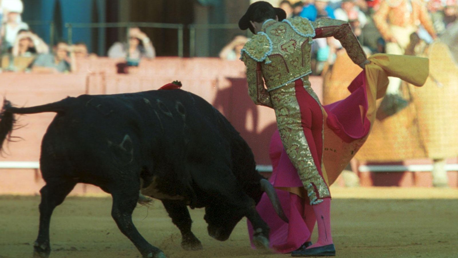 José Tomás toreando en la Maestranza en 2001.
