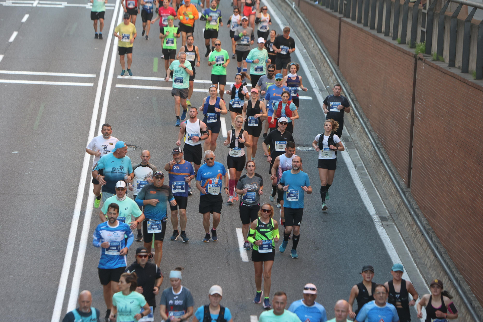 Búscate en la Zurich maratón de Sevilla