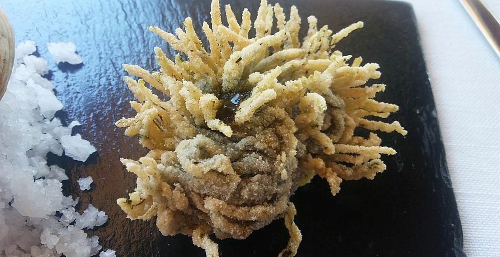 Así presentan la ortiguilla frita en Cataria