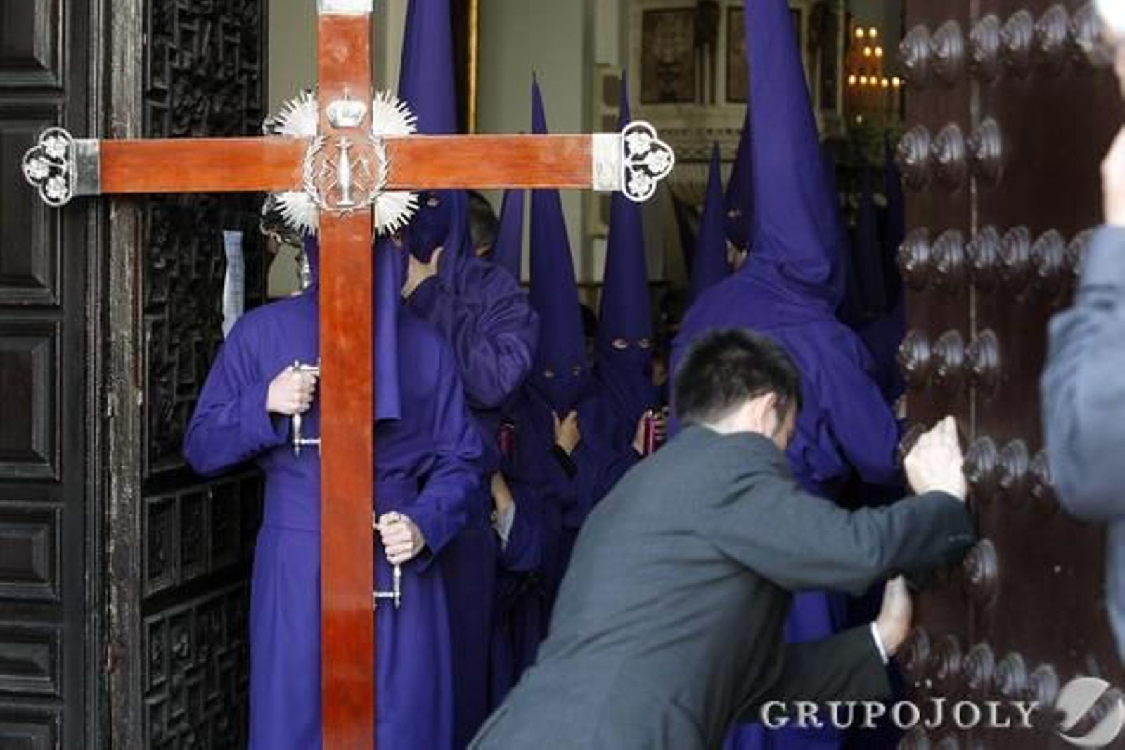 La hermandad de Columna. 

Foto: Jose Braza