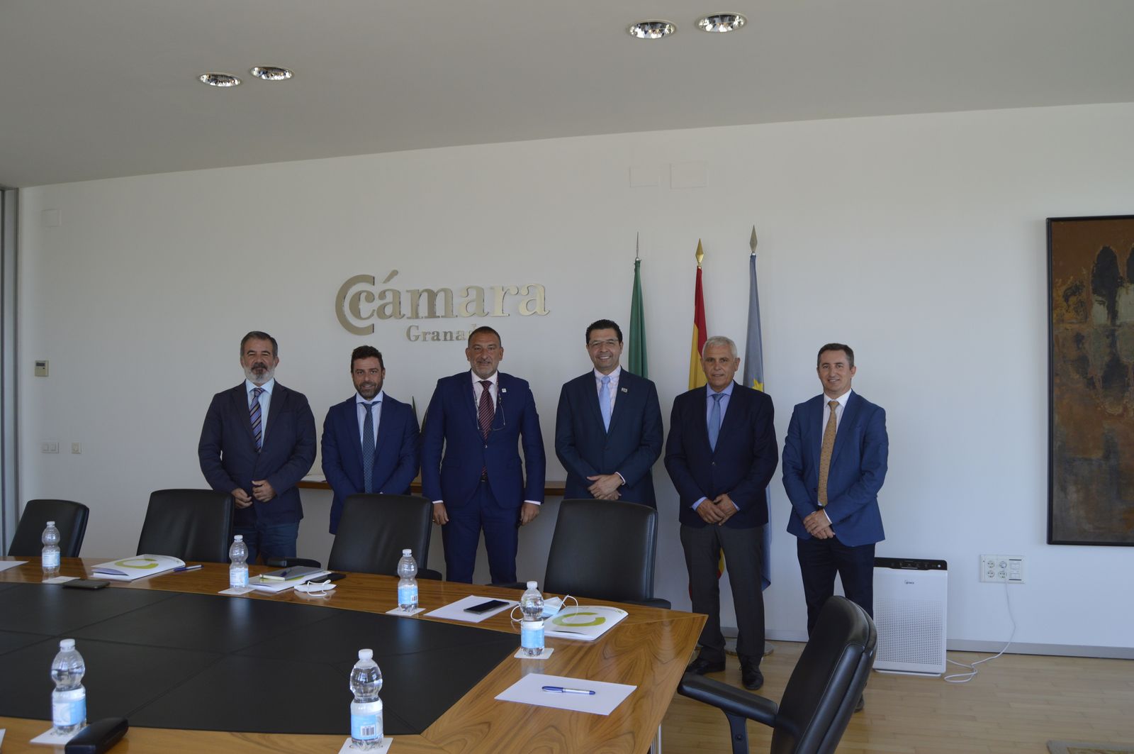 Los participantes en la reunión entre cooperativas de Granada, Cámara de Comercio y el Gobierno de Honduras.