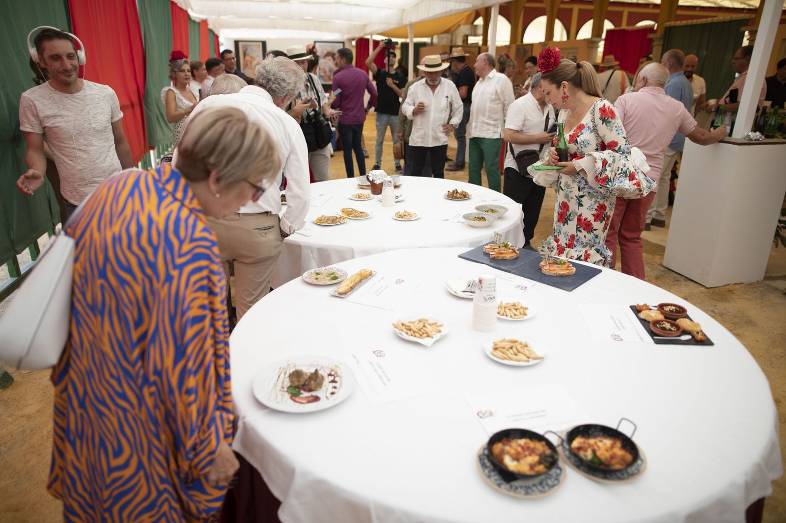 Las distintas tapas presentadas a concurso en la caseta del Ayuntamiento de Granada