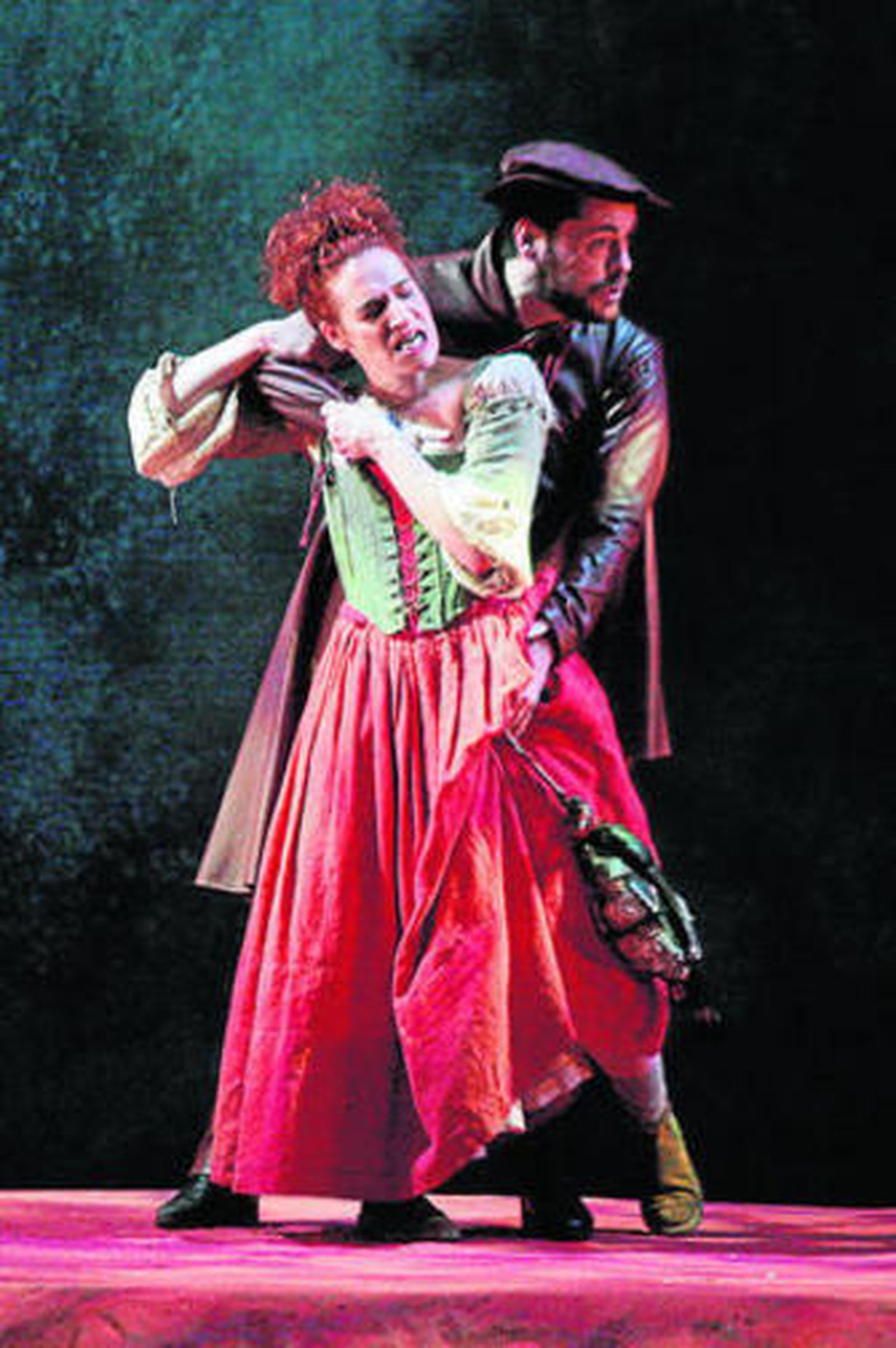 Dos de los actores justo al comienzo de la función.