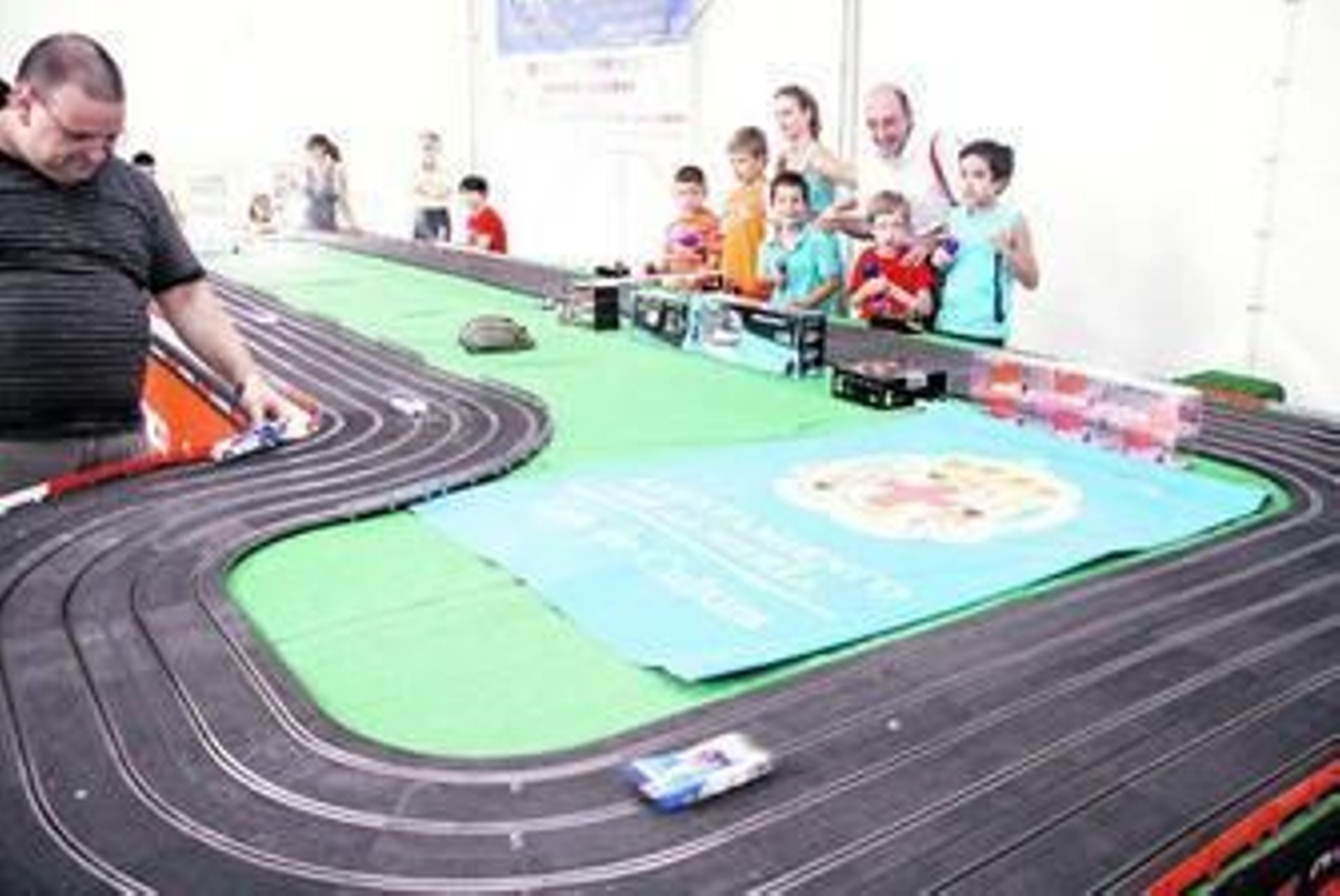 Un ciurcuito de cuatro pistas abierto al público.