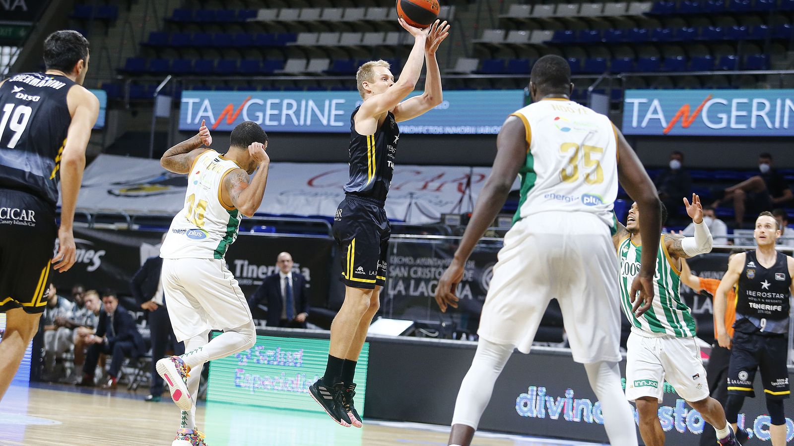 Salin lanza ante Feldeine.