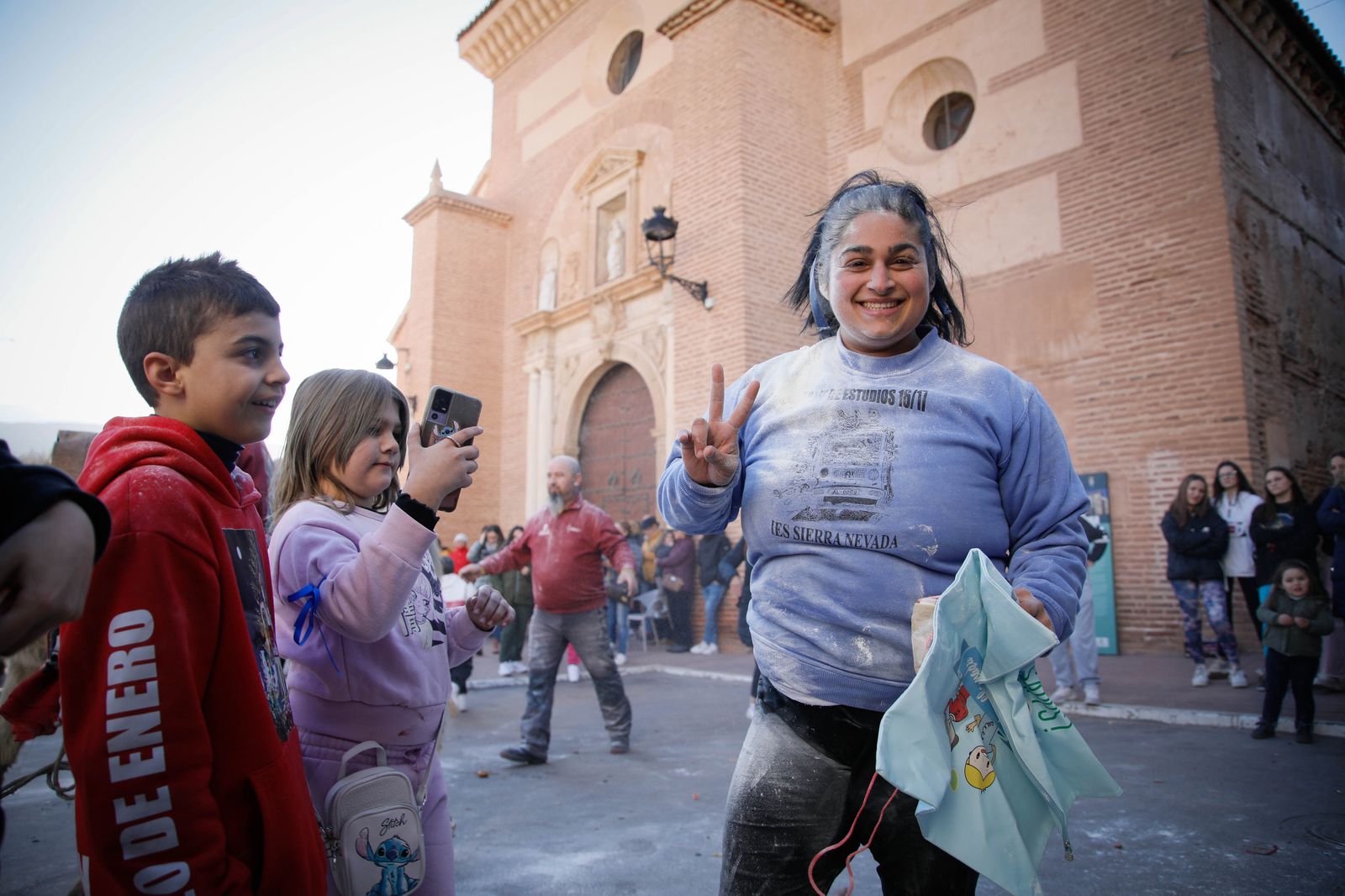 Las mejores imágenes del cierre de fiestas en Fiñana con "Las Ollas"