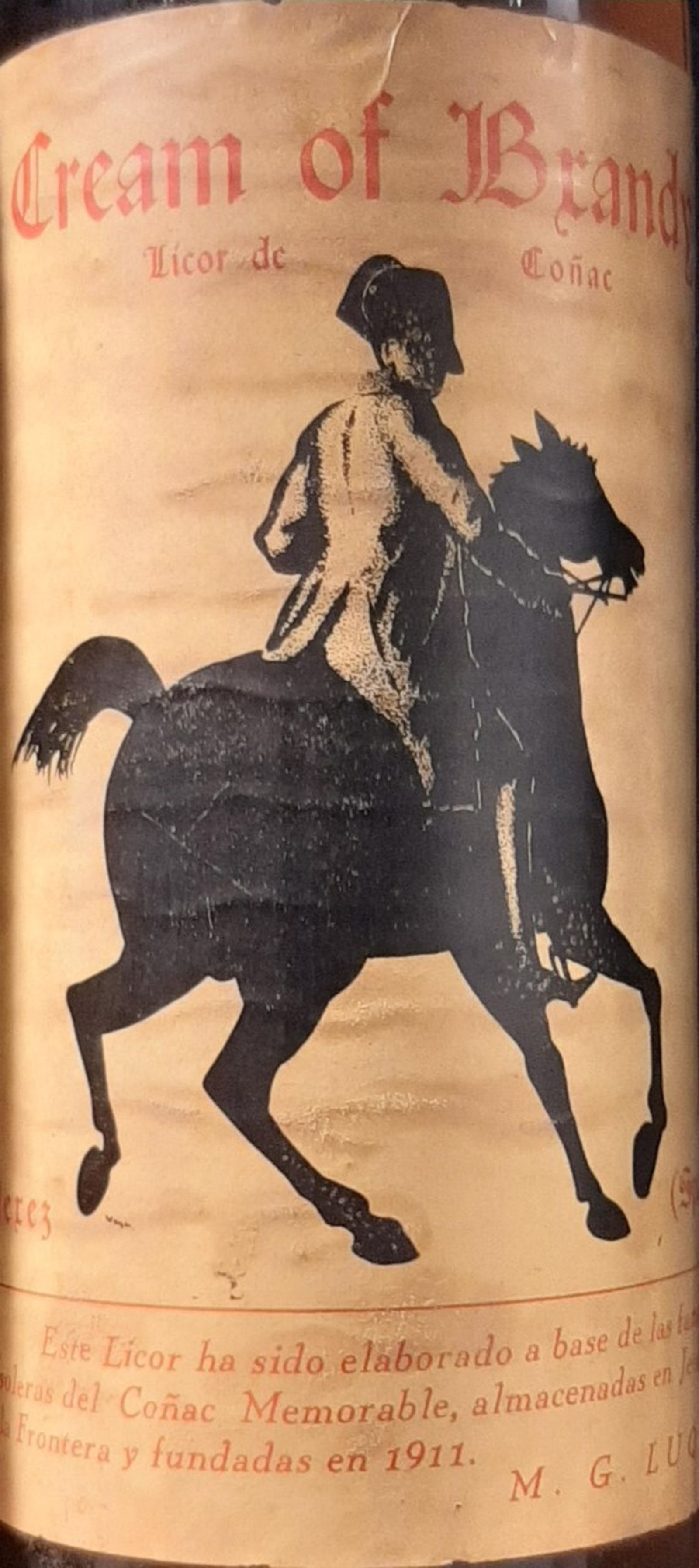 La figura de Napoleón en una etiqueta de las bodegas M. G. Luque.