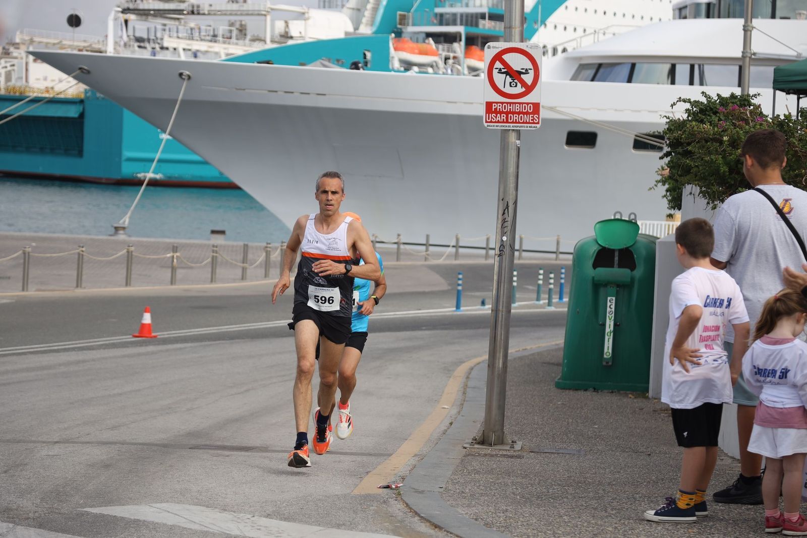 Las fotos de la 3ª carrera solidaria Memorial Vicente Granados en Málaga