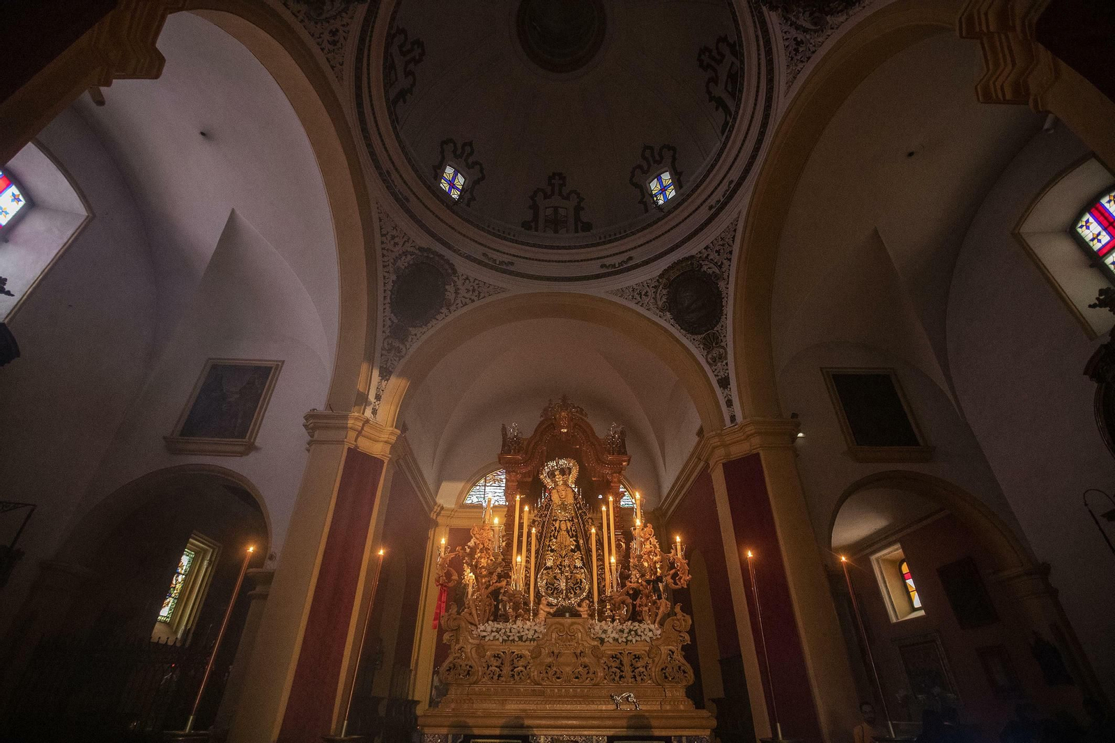 Servitas, imágenes en el interior de la Iglesia Mayor